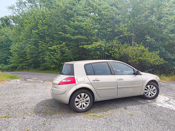 Renault Megane II 2 of 8