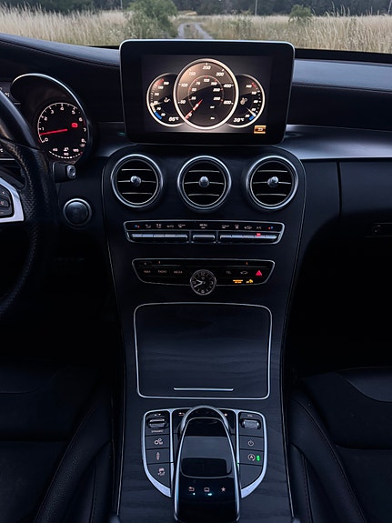 Mercedes-Benz C450 8 of 17