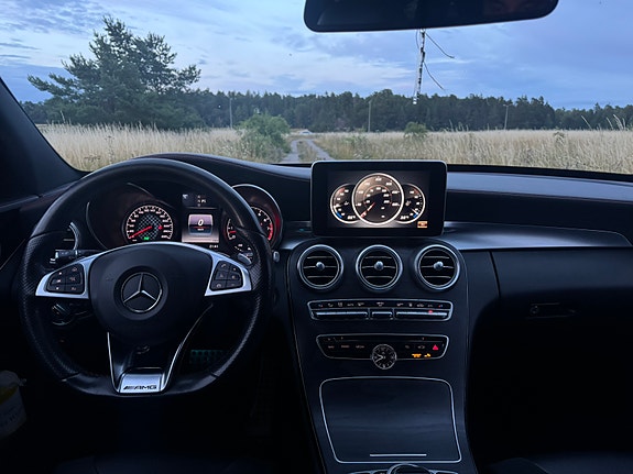 Mercedes-Benz C450 7 of 17