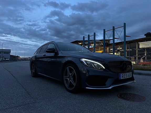 Mercedes-Benz C450 5 of 17