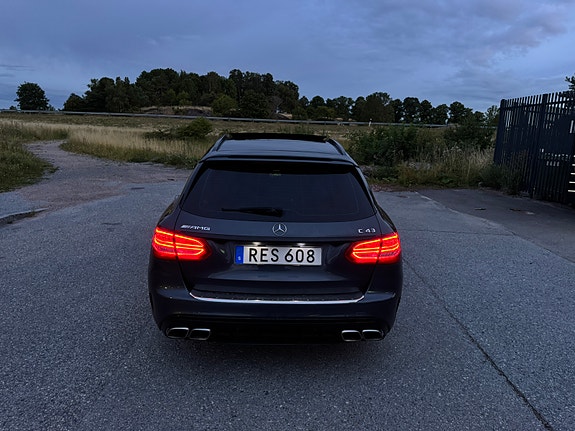 Mercedes-Benz C450 4 of 17