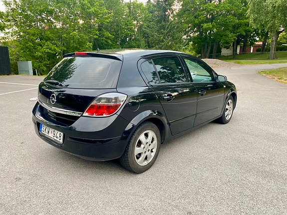 Opel Astra 3 of 5