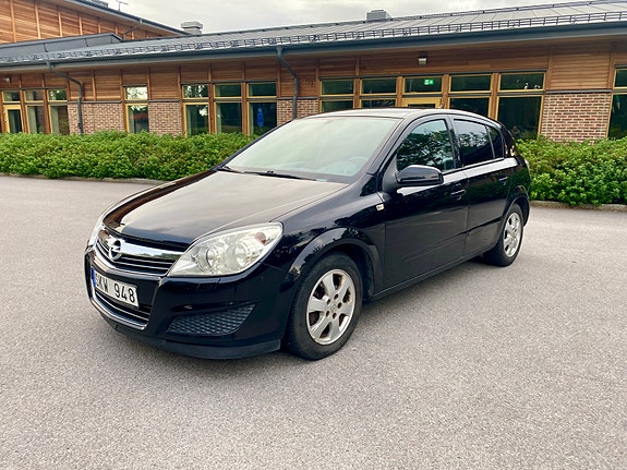 Opel Astra 2 of 5
