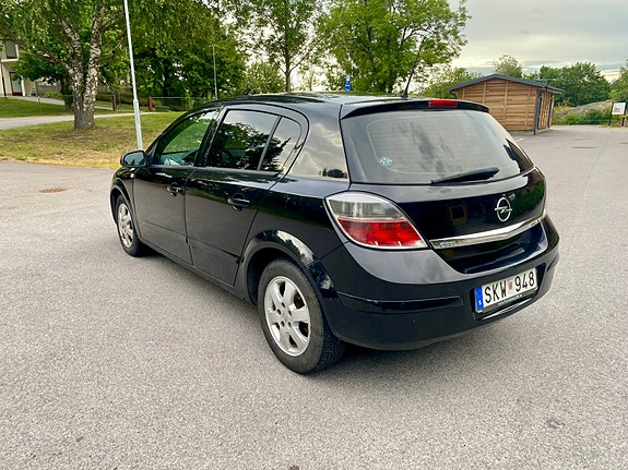 Opel Astra 4 of 5