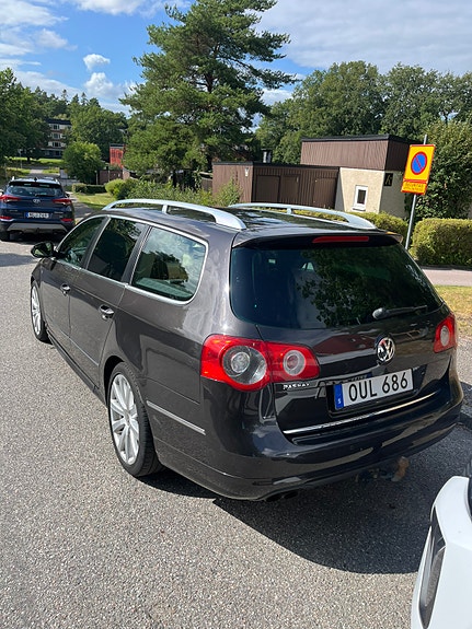 Volkswagen Passat 4 of 9