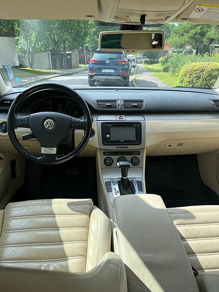 Volkswagen Passat 7 of 9