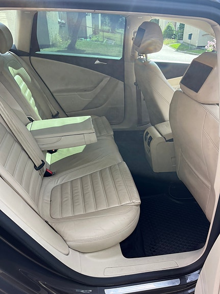 Volkswagen Passat 2 of 9
