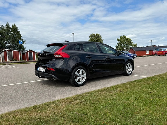 Volvo V40 8 of 20