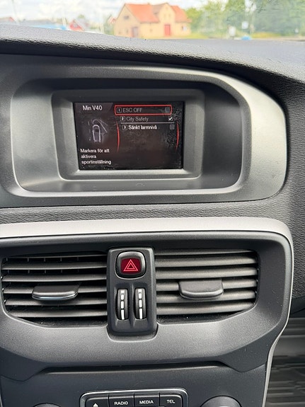 Volvo V40 14 of 20