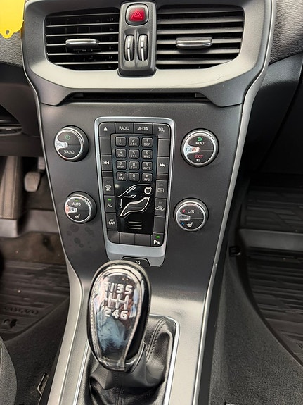 Volvo V40 13 of 20