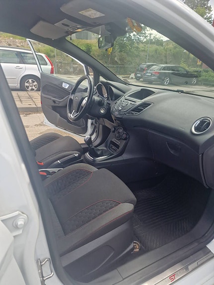 Ford Fiesta 16 of 16