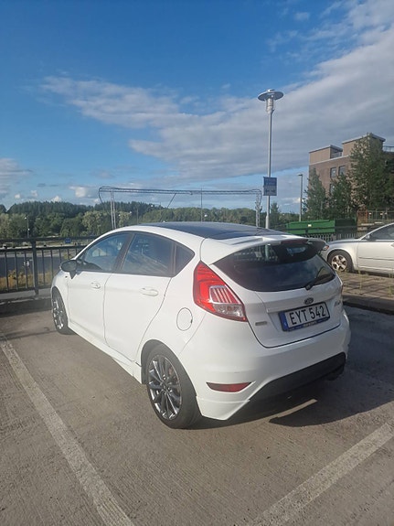 Ford Fiesta 3 of 16