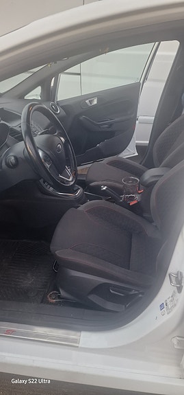 Ford Fiesta 7 of 16