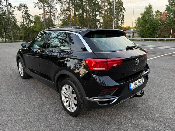 Volkswagen T-Roc 4 of 7