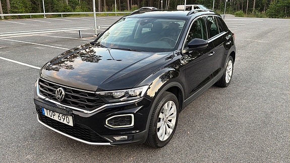 Volkswagen T-Roc 2 of 7