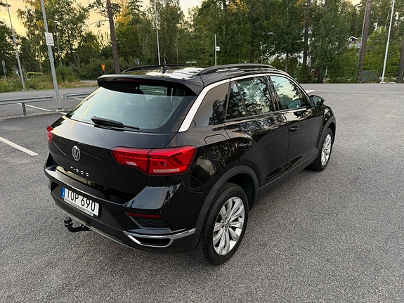 Volkswagen T-Roc 3 of 7