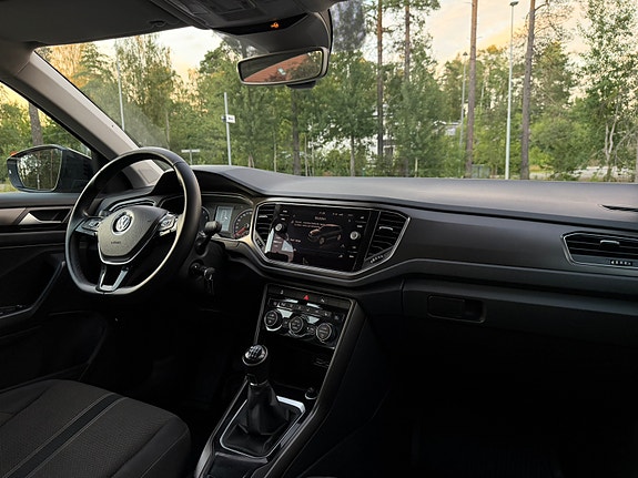 Volkswagen T-Roc 5 of 7