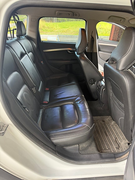 Volvo XC70 4 of 4