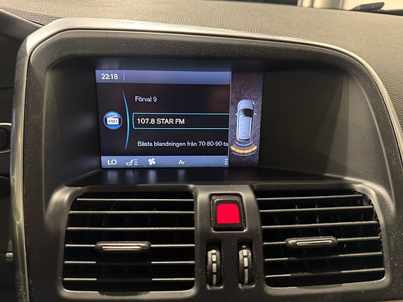 Volvo XC60 12 of 23