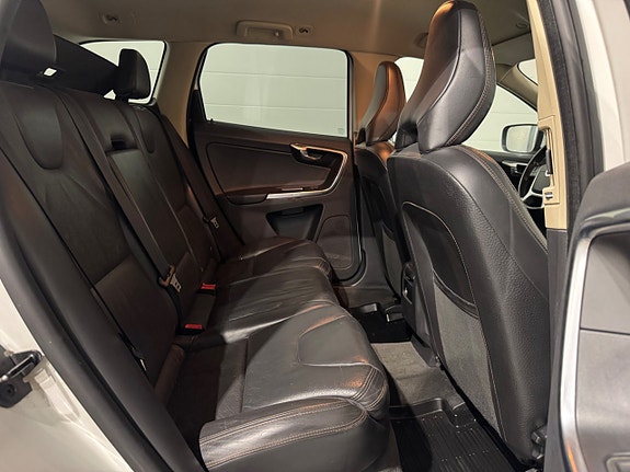 Volvo XC60 19 of 23