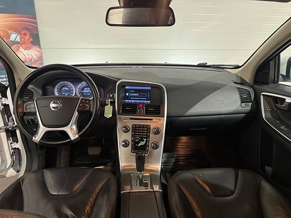 Volvo XC60 10 of 23