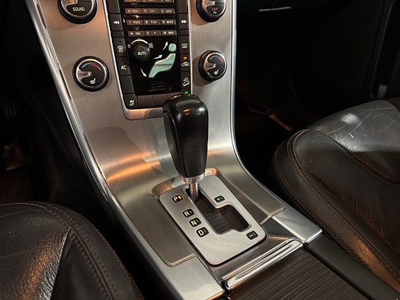 Volvo XC60 15 of 23