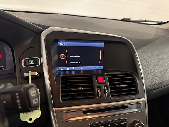 Volvo XC60 14 of 23