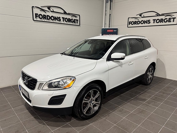 Volvo XC60 2 of 23