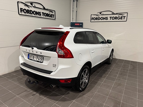 Volvo XC60 8 of 23