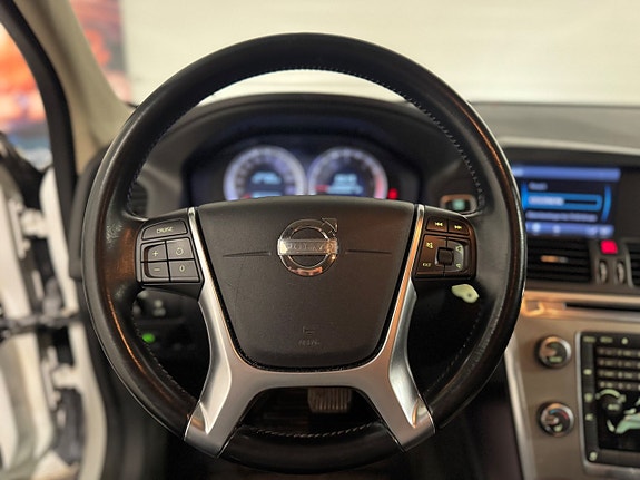 Volvo XC60 11 of 23