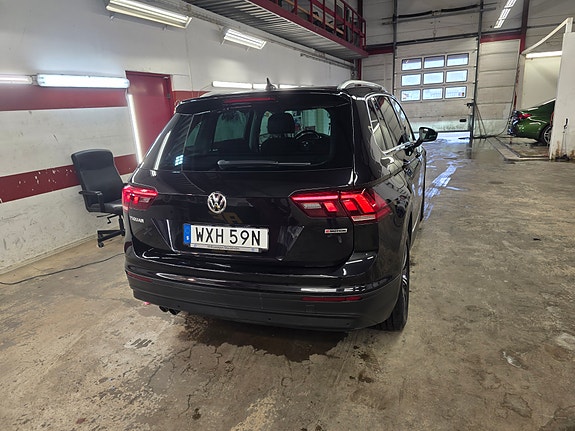Volkswagen Tiguan 4 of 5