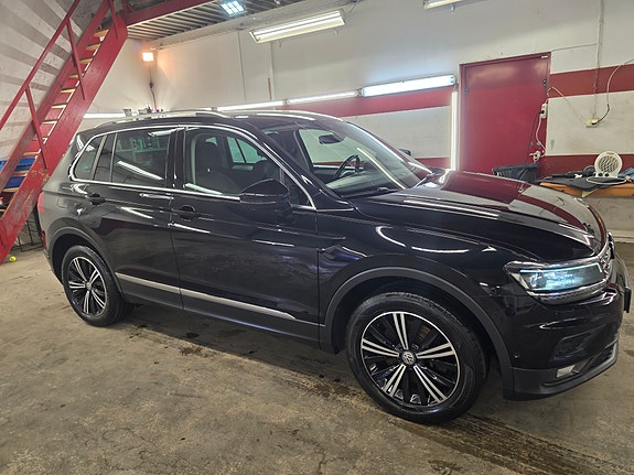 Volkswagen Tiguan 5 of 5