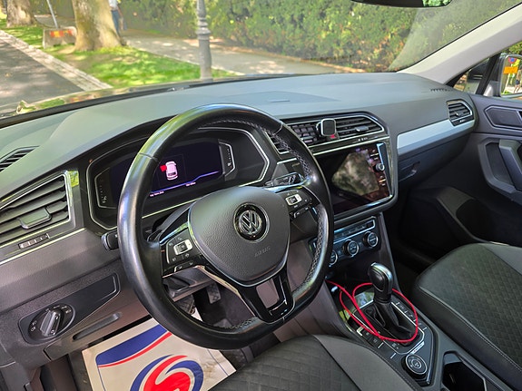 Volkswagen Tiguan 9 of 15