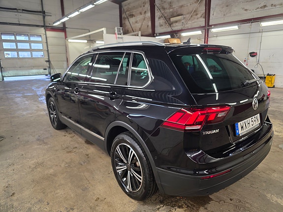 Volkswagen Tiguan 3 of 5