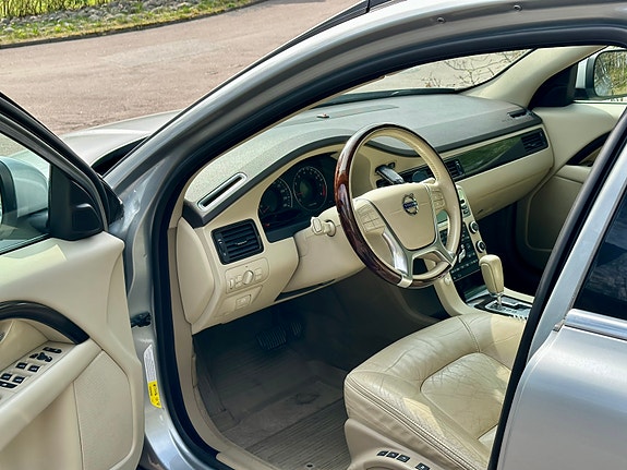 Volvo XC70 5 of 5