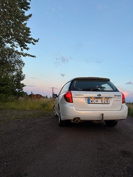 Subaru Legacy 3 of 8