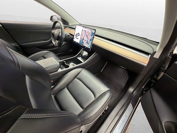 Tesla Model 3 15 of 30
