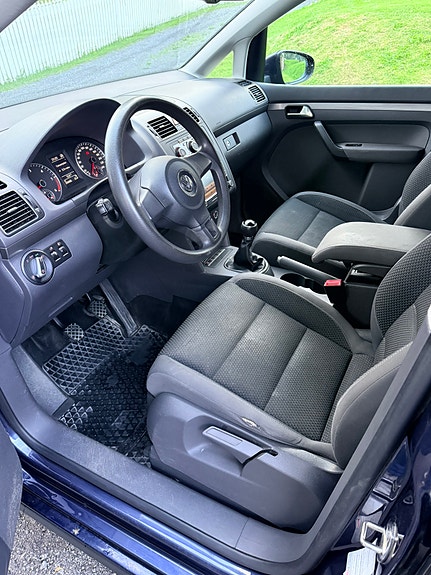 Volkswagen Touran 5 of 6