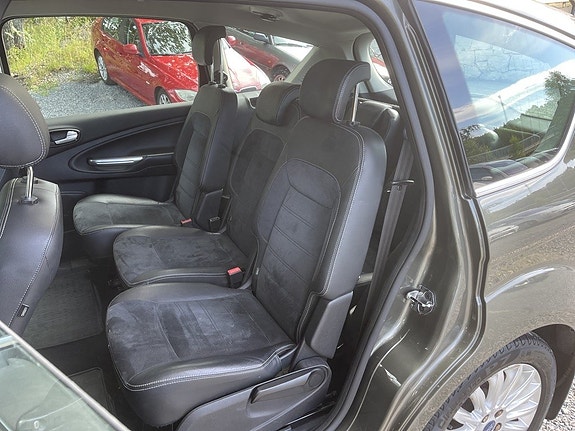 Ford S-MAX 18 of 28