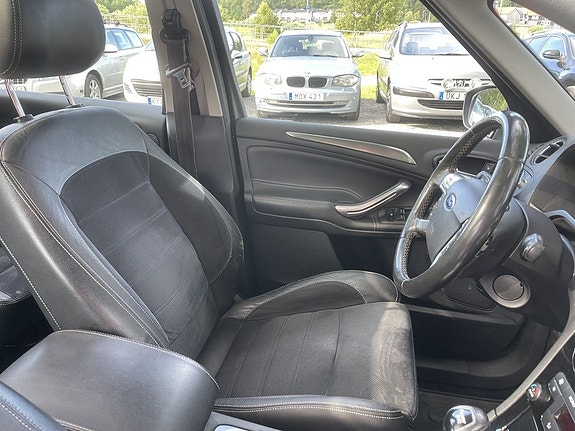 Ford S-MAX 12 of 28