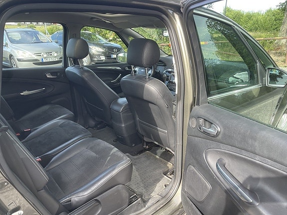 Ford S-MAX 17 of 28