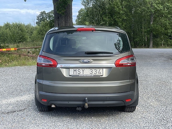 Ford S-MAX 8 of 28