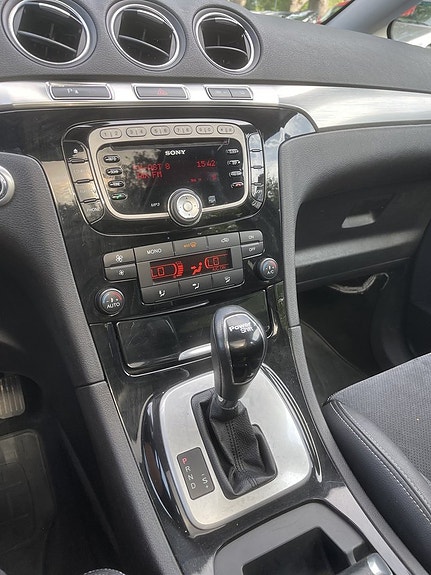 Ford S-MAX 26 of 28