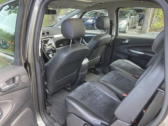 Ford S-MAX 16 of 28