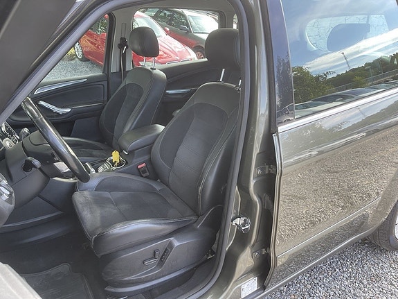 Ford S-MAX 15 of 28