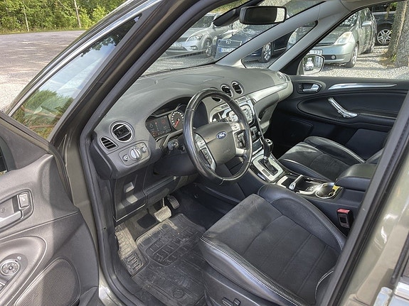 Ford S-MAX 11 of 28