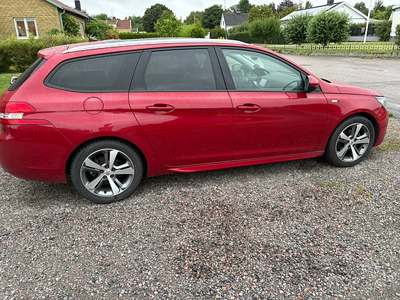 Peugeot 308 SW 4 of 4
