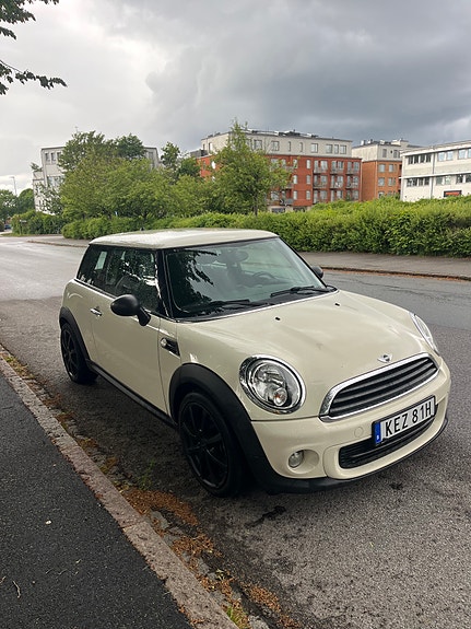 MINI One 3 of 7