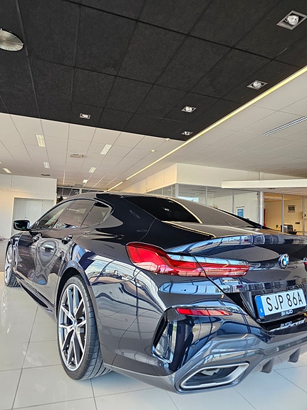 BMW M850i 4 of 11