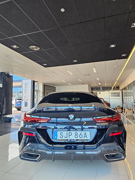 BMW M850i 5 of 11
